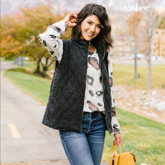 Oversized Animal Print Top - Picture 7 of 8